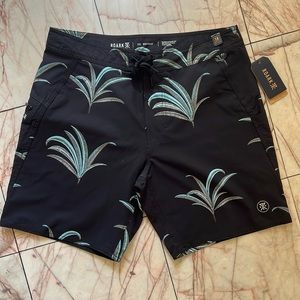 Roark recycled fabric surf shorts for men in size 32” NWT